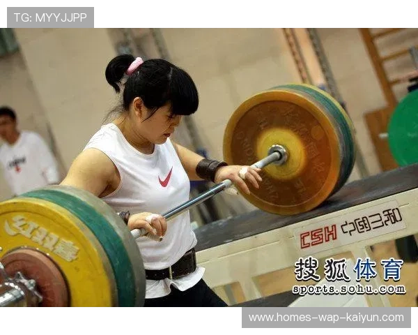 举重训练营拓展女性专项训练班扩大参与群体,女性举重记录